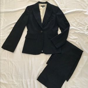 EUC Banana Republic 97% Wool Black Suit